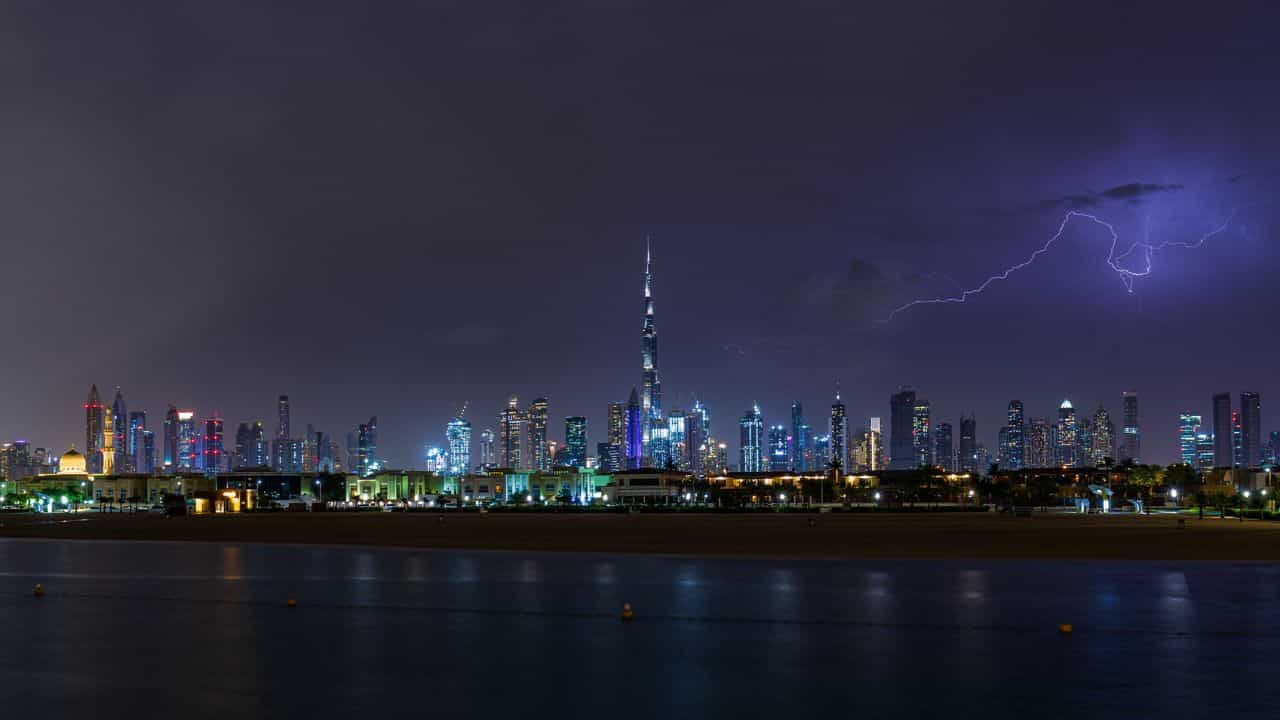 UAE weather update: ചൂടിന് ആശ്വാസമായി മഴയെത്തും, കുടയെടുക്കാൻ മറക്കേണ്ട; യു.എ.ഇയിൽ ചൊവ്വാഴ്ച മുതൽ തുടർച്ചയായി 3 ദിവസം മഴ