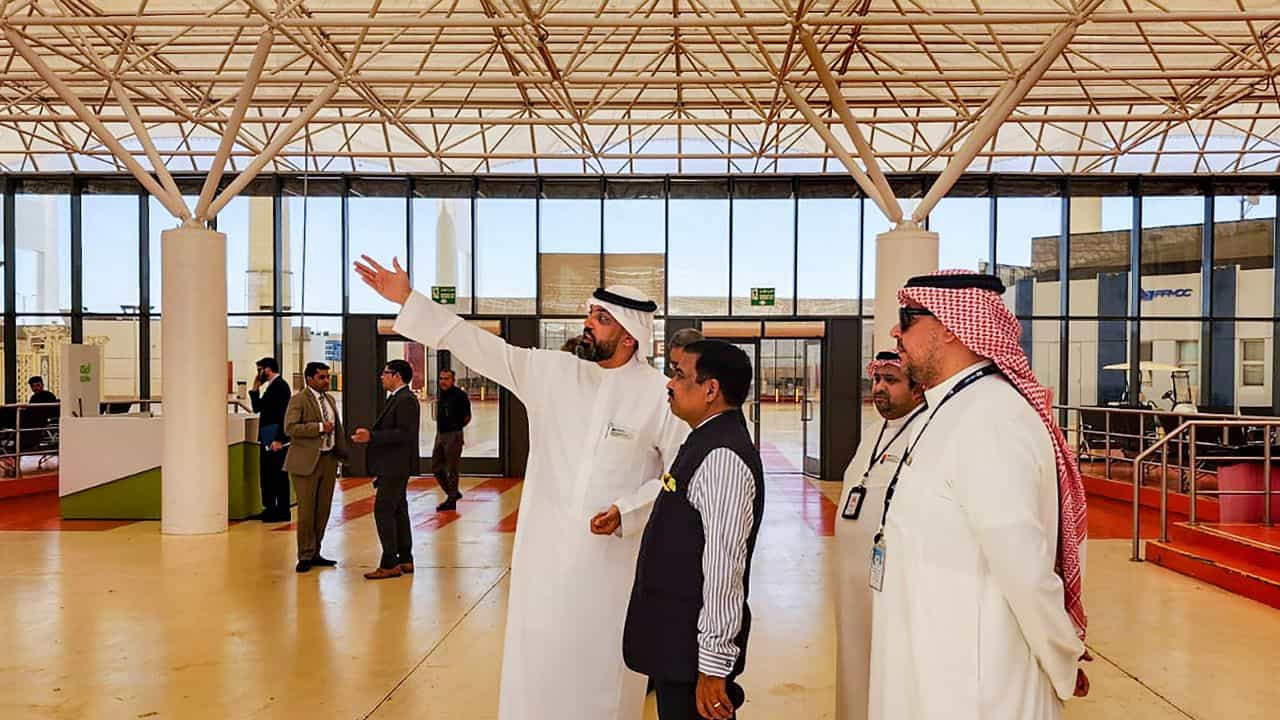 Fast-Track Visas: ദുബായ് സന്ദർശകർക്ക് സന്തോഷ വാർത്ത: ടൂറിസ്റ്റ് വിസകൾ ഇനി 48 മണിക്കൂറിനകം ലഭിക്കും, ചെയ്യേണ്ടത് ഇത്രമാത്രം Fast-Track Visas: ദുബായ് സന്ദർശകർക്ക് സന്തോഷ വാർത്ത: ടൂറിസ്റ്റ് വിസകൾ ഇനി 48 മണിക്കൂറിനകം ലഭിക്കും, ചെയ്യേണ്ടത് ഇത്രമാത്രം