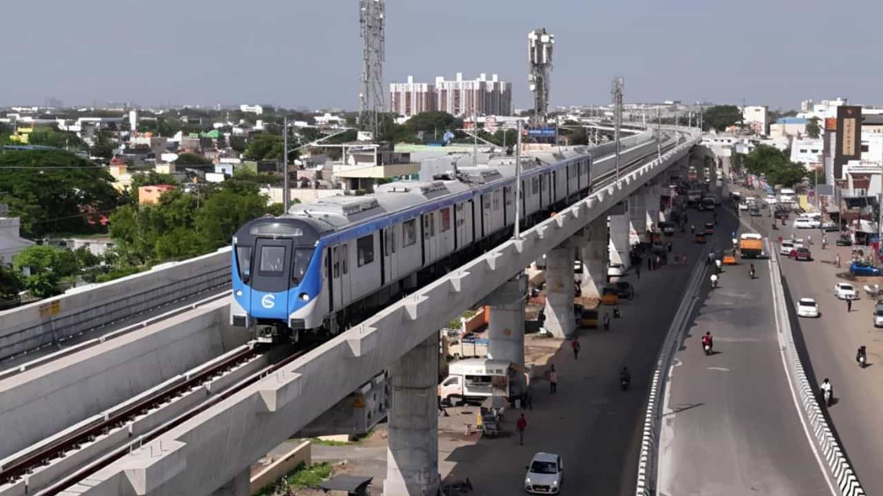 Chennai Metro: ഓരോ 5 മിനിറ്റിലും ട്രെയിൻ, 4 ആഴ്ചയ്ക്കുള്ളിൽ അനുമതി; ചെന്നൈ എംആർടിഎസ് മെട്രോയ്ക്ക് കീഴിലേക്ക് Chennai Metro: ഓരോ 5 മിനിറ്റിലും ട്രെയിൻ, 4 ആഴ്ചയ്ക്കുള്ളിൽ അനുമതി; ചെന്നൈ എംആർടിഎസ് മെട്രോയ്ക്ക് കീഴിലേക്ക്