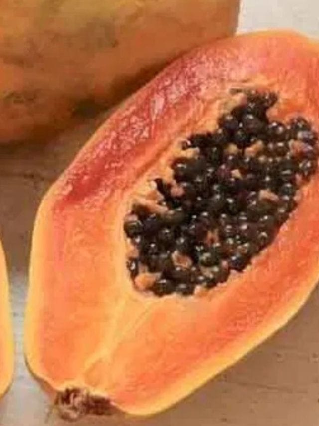 പണം മുടക്കാതെ മുഖം മിനുക്കാൻ പപ്പായ മതി