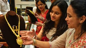അടുത്ത സ്റ്റോപ്പ് ഒരു ലക്ഷത്തിലോ? സ്വർണവിലയിൽ വൻ ഇടിവ്