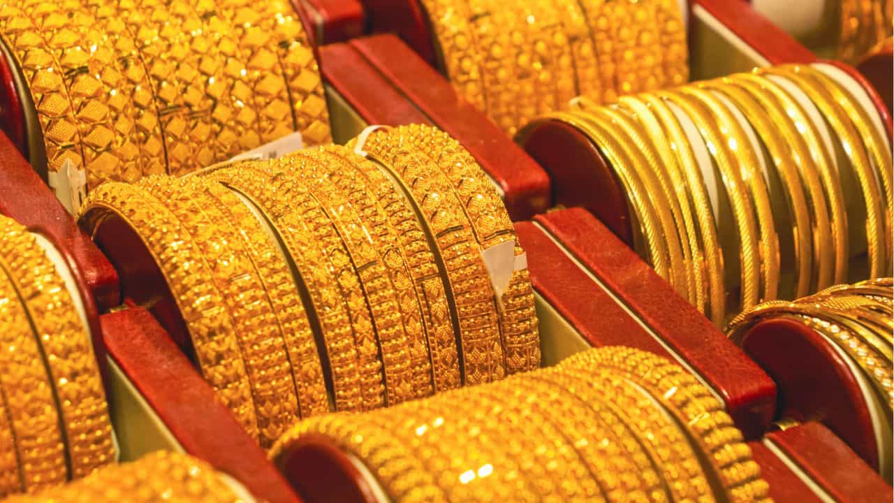 Kerala Gold Rate: ട്രംപ് ചതിച്ചാശാനേ.... സ്വർണവിലയിൽ കുതിപ്പ് തന്നെ! ഇനിയും കാത്തിരിക്കണോ? Kerala Gold Rate: ട്രംപ് ചതിച്ചാശാനേ.... സ്വർണവിലയിൽ കുതിപ്പ് തന്നെ! ഇനിയും കാത്തിരിക്കണോ?