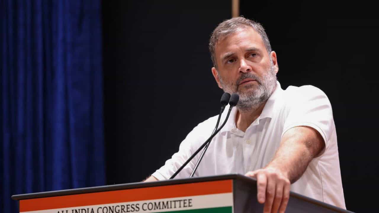 INDIA Bloc Meeting: ഇടഞ്ഞ് ഡിഎംകെ, പ്രതിഷേധം അറിയിക്കാൻ സിപിഎം; കടുത്ത ഭിന്നതകൾക്കിടെ ഇന്ത്യ സഖ്യം യോഗം ഇന്ന് INDIA Bloc Meeting: ഇടഞ്ഞ് ഡിഎംകെ, പ്രതിഷേധം അറിയിക്കാൻ സിപിഎം; കടുത്ത ഭിന്നതകൾക്കിടെ ഇന്ത്യ സഖ്യം യോഗം ഇന്ന്