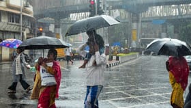 മഴ പോയിട്ടില്ല, നാളെ കൂടി ആശ്വാസിക്കാം; കാലാവസ്ഥ മുന്നറിയിപ്പ്...