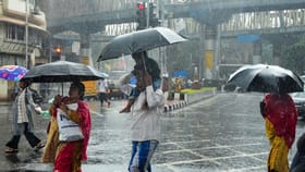 ഇന്നും പെരുമഴ തന്നെ, 2 ജില്ലകളിൽ ഓറഞ്ച് അലർട്ട്