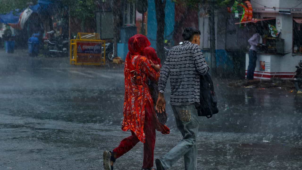 Kerala Weather Update: മഴ ദാ എത്തി! ഈ ജില്ലകളിൽ യെല്ലോ ഓറഞ്ച് അലർട്ട്; കാലാവസ്ഥ പ്രവചനം