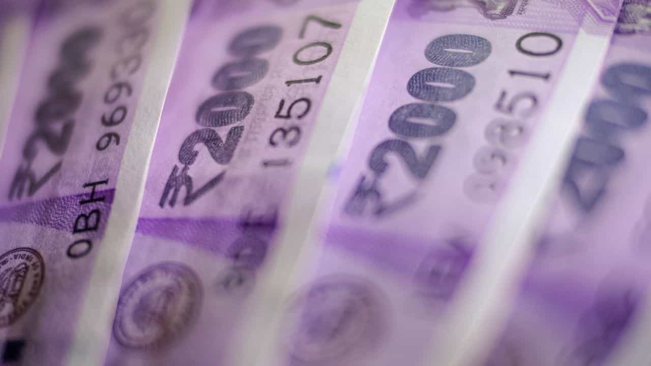 8th Pay Commission: എട്ടാം ശമ്പള കമ്മീഷനിൽ ഫിറ്റ്‌മെന്റ് ഫാക്ടർ എത്ര? ആദ്യ പ്രതികരണം; ശമ്പളം കുത്തനെ കൂടിയേക്കും!