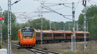 Bengaluru Vande Bharat Sleeper: ബെംഗളൂരു-മുംബൈ യാത്ര ഇനി 3 മണിക്കൂറില്‍; വന്ദേ ഭാരത് സ്ലീപ്പറെത്തി, യാത്രയ്ക്ക് തയാറായിക്കോളൂ