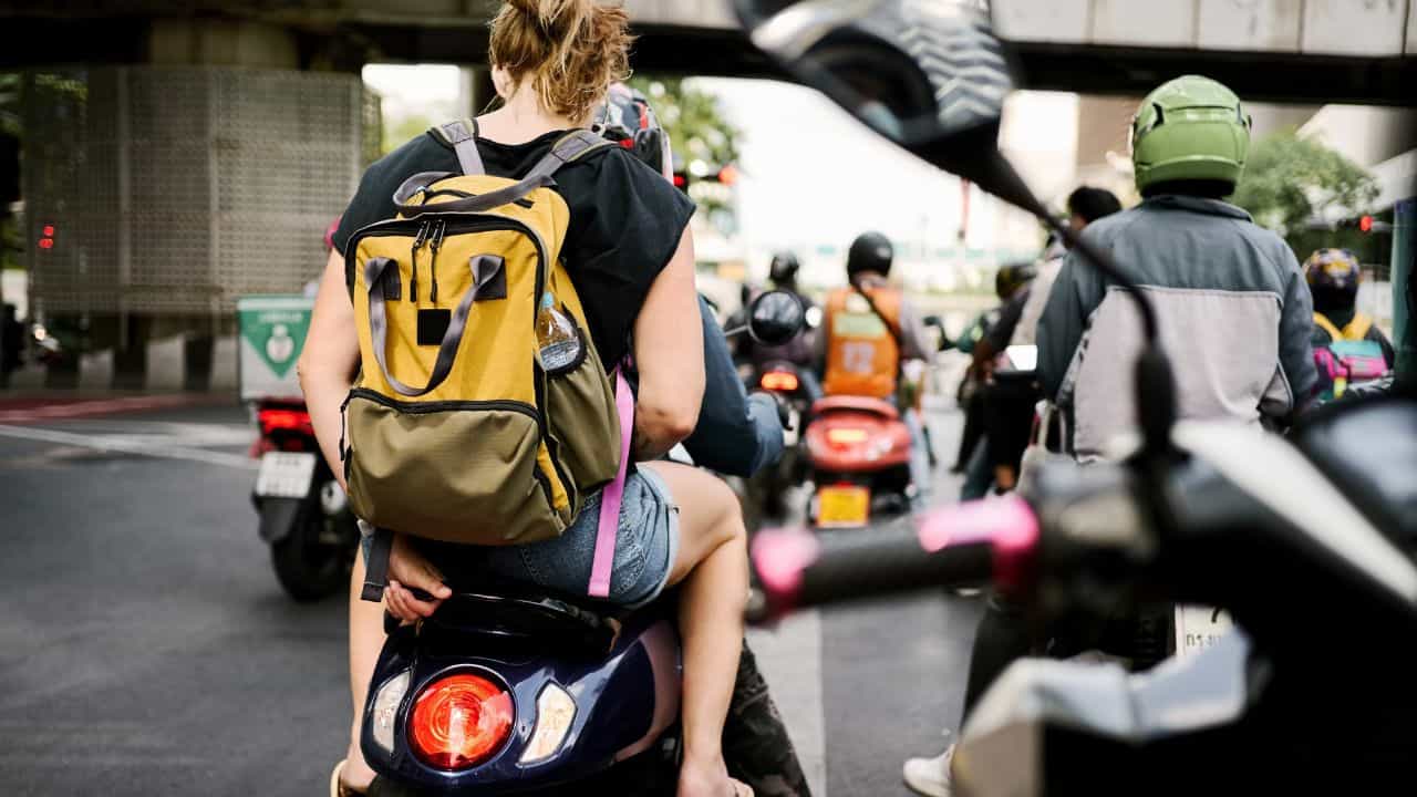 Bike Taxi : ബൈക്ക് ടാക്സികൾക്ക് പിടിവീഴുന്നു! പരിശോധന ശക്തമാക്കി എം.വി.ഡി; കൊച്ചിയിൽ പിഴയിട്ടത് 1.18 ലക്ഷം രൂപ Bike Taxi : ബൈക്ക് ടാക്സികൾക്ക് പിടിവീഴുന്നു! പരിശോധന ശക്തമാക്കി എം.വി.ഡി; കൊച്ചിയിൽ പിഴയിട്ടത് 1.18 ലക്ഷം രൂപ