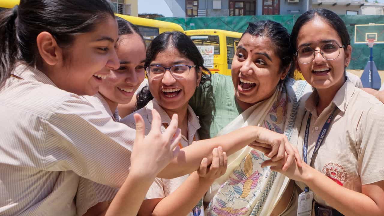CBSE Class 10 Second Board Result: സിബിഎസ്ഇ പത്താം ക്ലാസ് ഫലം ഇന്ന് പ്രതീക്ഷിക്കാം; റിസൾട്ട് അറിയാനുള്ള ലിങ്കുകൾ CBSE Class 10 Second Board Result: സിബിഎസ്ഇ പത്താം ക്ലാസ് ഫലം ഇന്ന് പ്രതീക്ഷിക്കാം; റിസൾട്ട് അറിയാനുള്ള ലിങ്കുകൾ