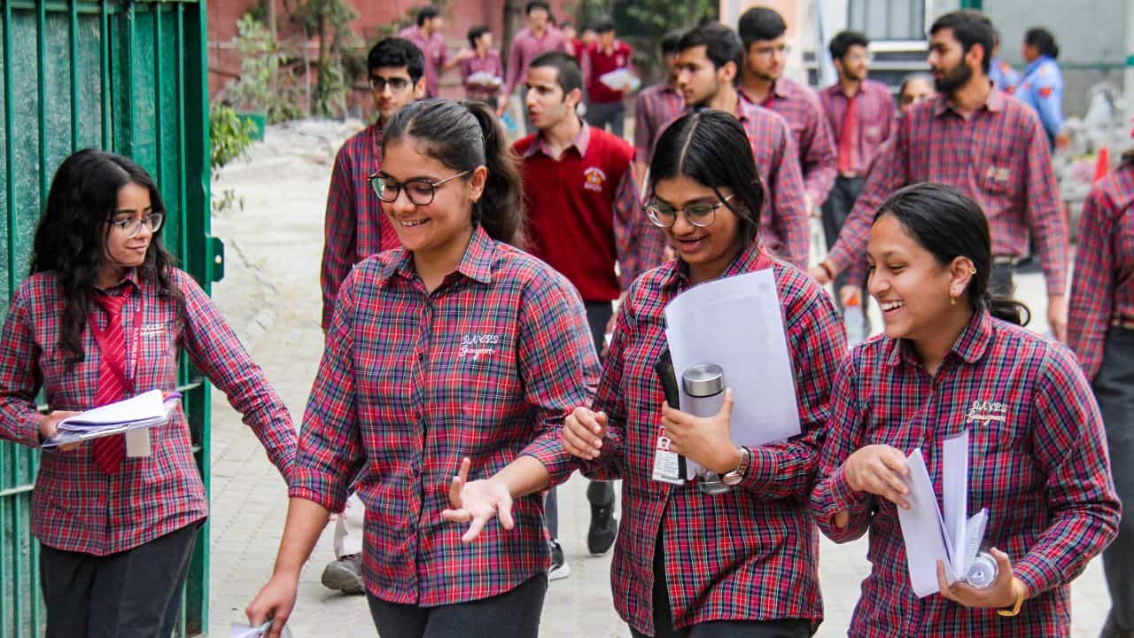 CBSE Class 10 Second Board Result: പരീക്ഷ കഴിഞ്ഞ് 50 ദിവസം! സിബിഎസ്ഇ പത്താം ക്ലാസ് രണ്ടാം ബോർഡ് ഫലം എപ്പോൾ CBSE Class 10 Second Board Result: പരീക്ഷ കഴിഞ്ഞ് 50 ദിവസം! സിബിഎസ്ഇ പത്താം ക്ലാസ് രണ്ടാം ബോർഡ് ഫലം എപ്പോൾ