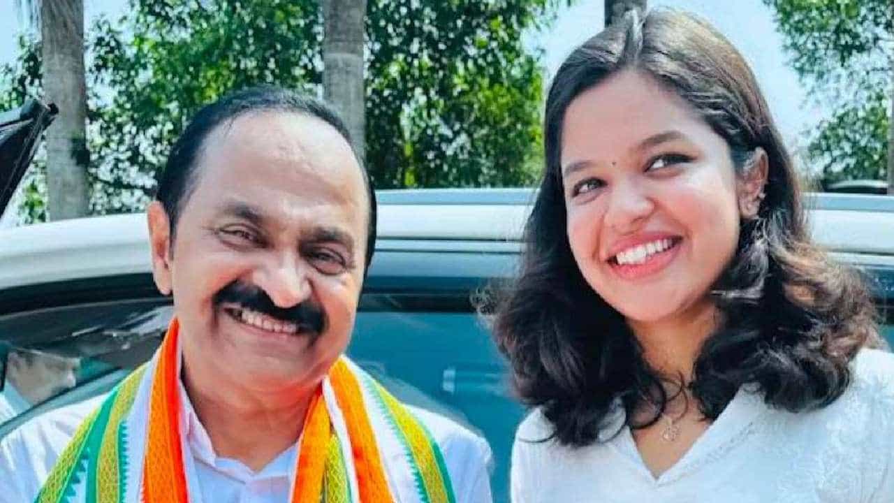 രാജ്യത്തെ ഏറ്റവും പ്രായം കുറഞ്ഞ ചെയർപഴ്സൺ ദിയ പുറത്തായി; കെണിയൊരുക്കി എൽഡിഎഫ്, കൂട്ടുനിന്ന് കോൺഗ്രസ് രാജ്യത്തെ ഏറ്റവും പ്രായം കുറഞ്ഞ ചെയർപഴ്സൺ ദിയ പുറത്തായി; കെണിയൊരുക്കി എൽഡിഎഫ്, കൂട്ടുനിന്ന് കോൺഗ്രസ്