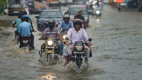 മുംബൈ നഗരത്തെ കിടുകിടാ വിറപ്പിച്ച് മഴ; കനത്ത പേമാരി തുടരും