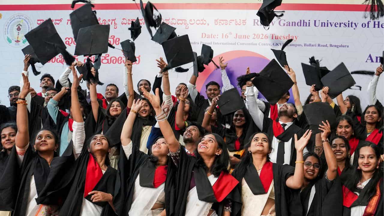IGNOU Placement Drive: 12 ലക്ഷം രൂപ വരെ ശമ്പളം! ഇഗ്നോ പ്ലേസ്‌മെന്റ് ഡ്രൈവിലേക്ക് ഇപ്പോൾ അപേക്ഷിക്കാം