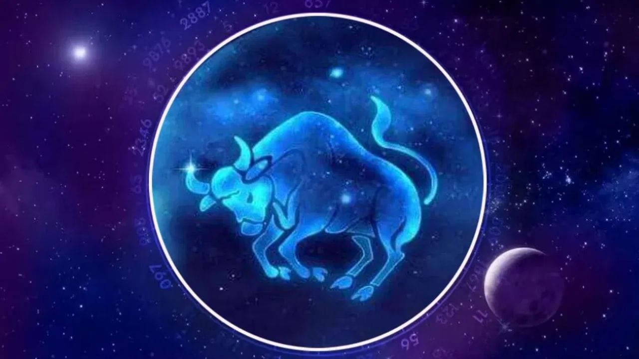 ഇടവം: ഇടവം രാശിക്കാരുടെ ജോലിയിലും കരിയറിയിലും ഈ നക്ഷത്രമാറ്റം സ്വാധീനം ചെലുത്തും. മുതിർന്ന ഉദ്യോഗസ്ഥരുമായി ആശയപരമായ വ്യത്യാസങ്ങൾ അനുഭവപ്പെട്ടേക്കാം. ജോലിയിലും നിരവധി തടസ്സങ്ങൾ അനുഭവപ്പെടും. ജോലിസ്ഥലത്ത് ഗോസിപ്പുകളുടെ ഭാഗമാകാതിരിക്കാൻ ശ്രദ്ധിക്കുക.