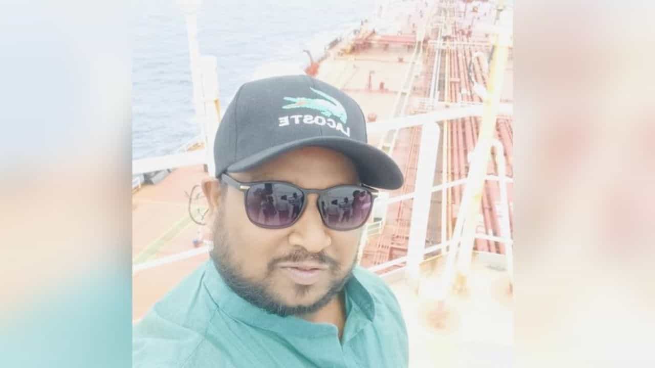 വെനസ്വേലയില് മരിച്ച ഇന്ത്യന് നാവികന്റെ മൃതദേഹത്തില് ആന്തരികാവയവങ്ങള് ഇല്ല, ദുരൂഹത! വെനസ്വേലയില് മരിച്ച ഇന്ത്യന് നാവികന്റെ മൃതദേഹത്തില് ആന്തരികാവയവങ്ങള് ഇല്ല, ദുരൂഹത!