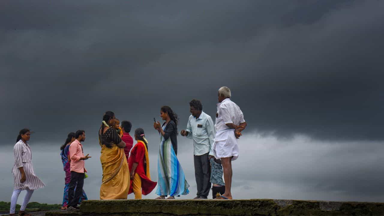 Kerala Weather Update: മഴ ഇന്ന് എവിടെയെല്ലാം? ശക്തി കുറയുമോ കൂടുമോ; ഇന്നത്തെ കാലാവസ്ഥ