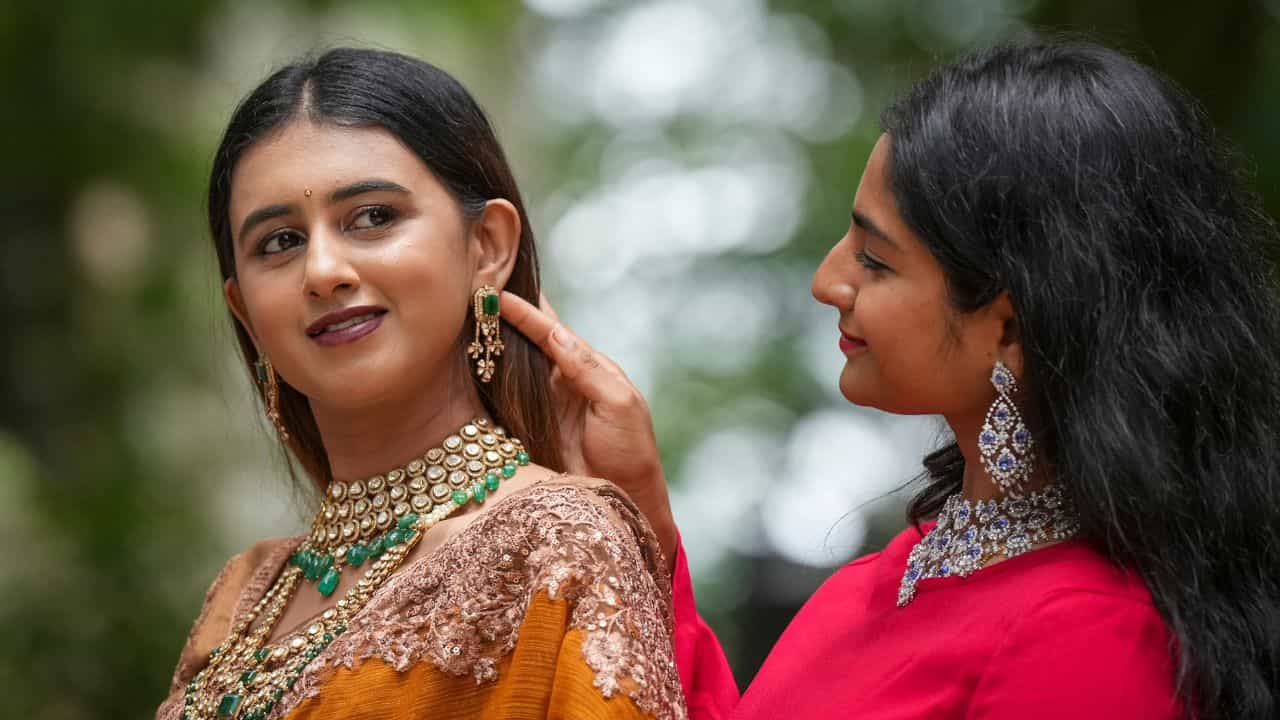 Kerala Gold Rate: പൊന്ന് വാങ്ങാന് പോകല്ലേ, ആളാകെ മാറി; ഇന്നത്തെ സ്വര്ണവില Kerala Gold Rate: പൊന്ന് വാങ്ങാന് പോകല്ലേ, ആളാകെ മാറി; ഇന്നത്തെ സ്വര്ണവില
