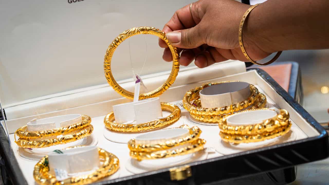 Kerala Gold Rate: ലേറ്റാക്കല്ലേ... സ്വർണ്ണം ഇന്ന് തന്നെ വാങ്ങിച്ചോളൂ! ഇന്നത്തെ നിരക്ക് അറിയാം
