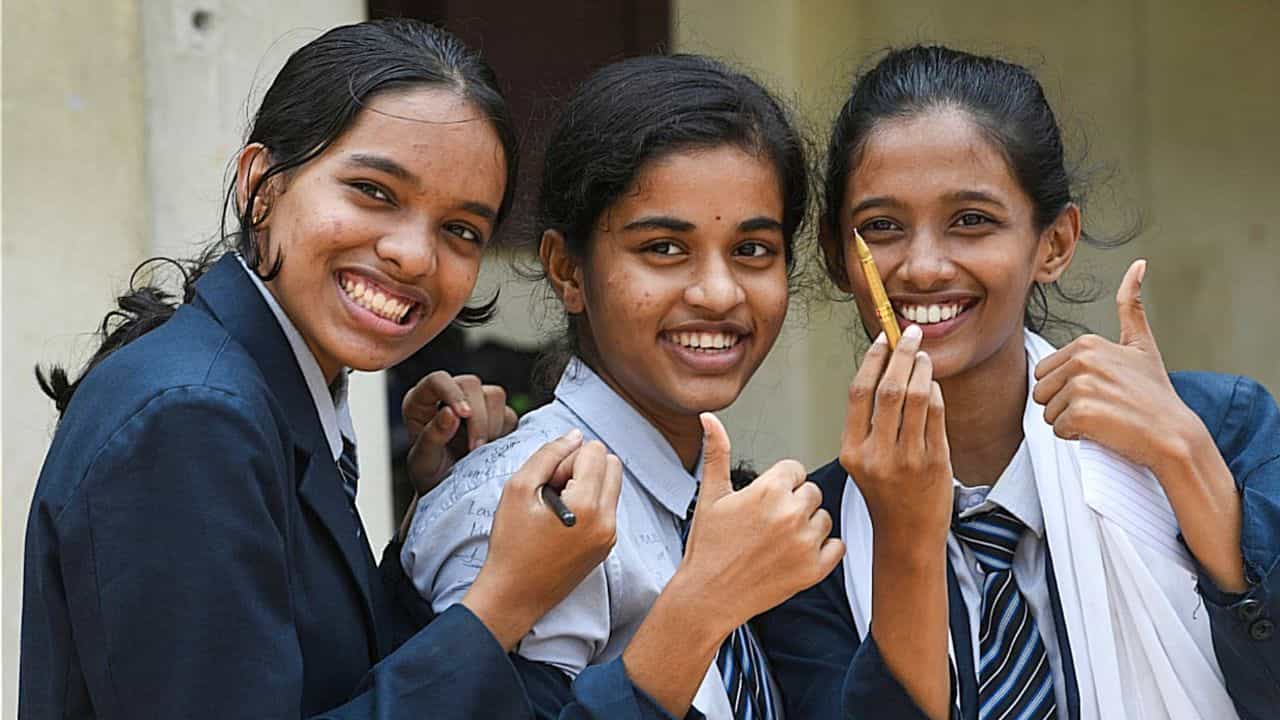 Kerala Plus One Admission 2026: പ്ലസ് വൺ പ്രവേശനത്തിന് വീണ്ടും അവസരം! സെക്കൻഡ് സപ്ലിമെന്ററി അലോട്ടമെൻ്റിന് അപേക്ഷിക്കാം Kerala Plus One Admission 2026: പ്ലസ് വൺ പ്രവേശനത്തിന് വീണ്ടും അവസരം! സെക്കൻഡ് സപ്ലിമെന്ററി അലോട്ടമെൻ്റിന് അപേക്ഷിക്കാം