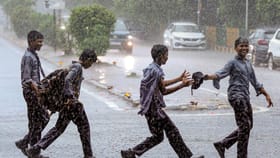പേമാരിയില്‍ വലയും...കേരളം മുഴുക്കെ കനത്ത മഴ; ഓറഞ്ച് അലര്‍ട്ട്
