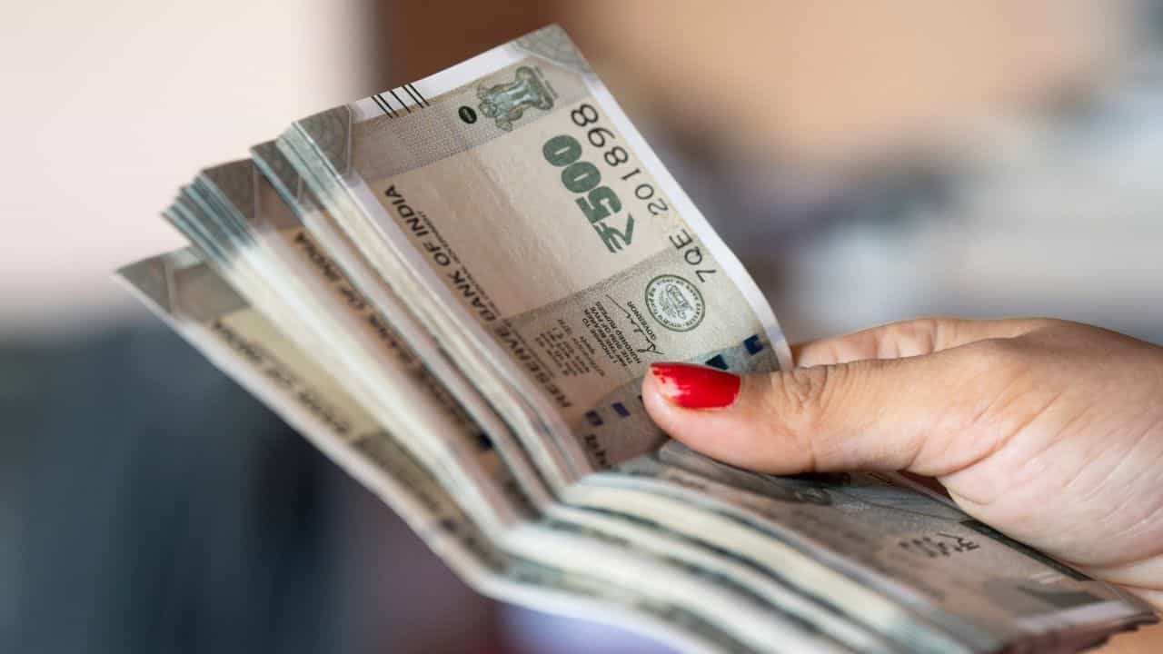 Kerala Welfare Pension: ഈ മാസത്തെ ക്ഷേമപെൻഷൻ വിതരണം നാളെ മുതൽ; 1095 കോടി രൂപ അനുവദിച്ചു