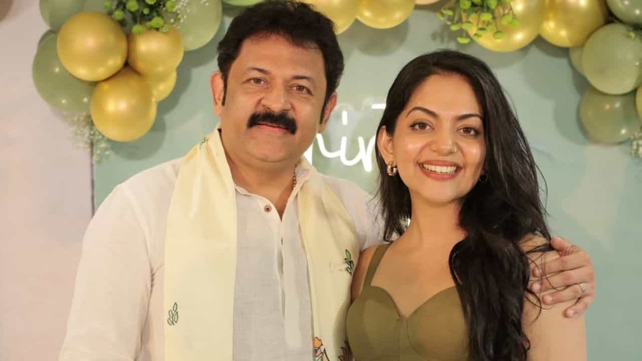 Ahaana Krishna: ഞാനായിരുന്നെങ്കിൽ വീട്ടിൽ കയറി ചവിട്ടി ചുരുട്ടി കൂട്ടിയേനെ; അഹാനയെ പിന്തുണച്ച് അച്ഛൻ കൃഷ്ണകുമാർ Ahaana Krishna: ഞാനായിരുന്നെങ്കിൽ വീട്ടിൽ കയറി ചവിട്ടി ചുരുട്ടി കൂട്ടിയേനെ; അഹാനയെ പിന്തുണച്ച് അച്ഛൻ കൃഷ്ണകുമാർ