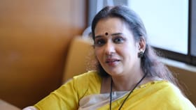 മകൻ്റെ പഴയ കേസെന്തായി എന്ന് കമൻ്റുകൾ, മലാ പാർവതിയുടെ മറുപടി ഇങ്ങന