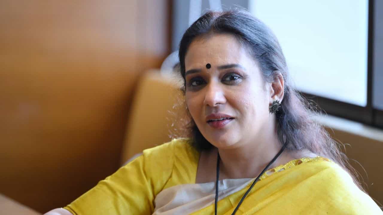 Mala Parvathy: മകൻ്റെ പഴയ കേസെന്തായി എന്ന് കമൻ്റുകൾ, മലാ പാർവതിയുടെ മറുപടി ഇങ്ങനെ.. Mala Parvathy: മകൻ്റെ പഴയ കേസെന്തായി എന്ന് കമൻ്റുകൾ, മലാ പാർവതിയുടെ മറുപടി ഇങ്ങനെ..