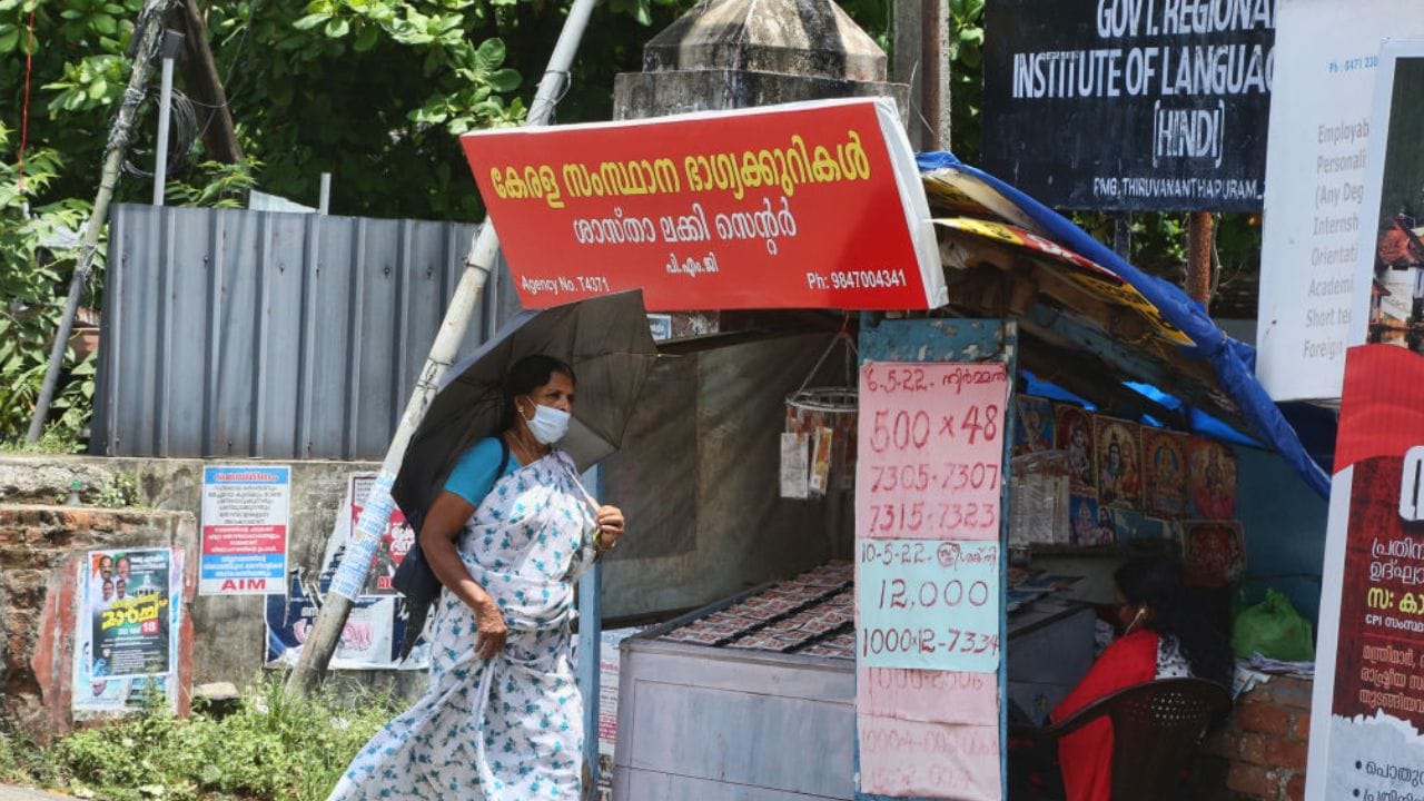 ഇതിന് ശേഷം ബാക്കിയാകുന്നത് 6.41 കോടിയാണ്. എന്നാല്‍ സമ്മാനത്തുകയുടെ പത്ത് ശതമാനം ഏജന്റ് കമ്മീഷന്‍ നല്‍കണം. പത്ത് കോടിയുടെ പത്ത് ശതമാനം എന്ന് പറയുമ്പോള്‍ 1 കോടി രൂപ, ഇത് നല്‍കിക്കഴിഞ്ഞാല്‍ ബാക്കി 5.41 കോടിയുണ്ടാകും. പത്ത് ലക്ഷത്തിന് മുകളില്‍ വരുമാനമുള്ളവര്‍ നല്‍കേണ്ട സര്‍ചാര്‍ജായ പത്ത് ശതമാനം അതായത് 1 കോടിക്ക് അടുത്തും നിങ്ങള്‍ കേന്ദ്ര സര്‍ക്കാരിന് നല്‍കേണ്ടതാണ്. 

