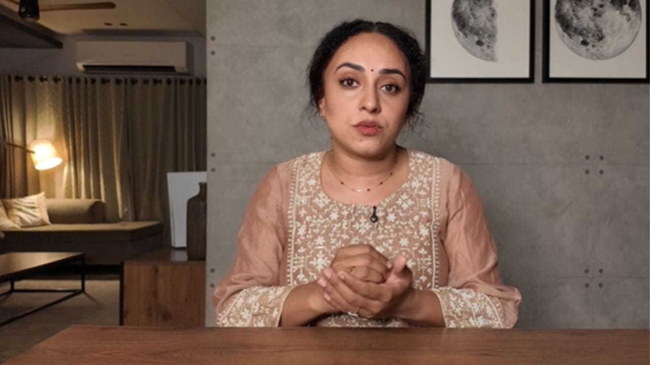 ഈ ക്ലാരിഫിക്കേഷൻ പോലും സത്യസന്ധമായി തോന്നുന്നില്ല എന്ന് തോന്നിയവർ ഇവിടെ ഉണ്ട്.പലർക്കും അഭിനയം പോലെ തോന്നിട്ടുണ്ടാവും ഇതെന്നും പലരും ഇതോടുകൂടി പേളിയുടെ വീഡിയോ കാണുന്നത് അവസാനിപ്പിക്കുകയാണെന്നും കുറിച്ചു. സീരിയസ് ആയി പറഞ്ഞതാണോ,എങ്കിൽ നല്ല ആർട്ടിഫിഷ്യലായിട്ടുണ്ട്,പതിവ് പോലെ എന്റെ അഭിനയം ഗംഭീരം ആയിട്ടുണ്ട്... പക്ഷേ പടം പൊട്ടും, സത്യം പറഞ്ഞാൽ യൂട്യൂബിൽ അൺസബസ്ക്രൈബ് ചെയ്യാൻ ഓർത്തില്ല ഇങ്ങനെ ഒരു വീഡിയോ ഇട്ടു ഓർമിപ്പിച്ചതിനു നന്ദി എന്നിങ്ങനെ പോകുന്നു കമ്മന്റുകൾ.