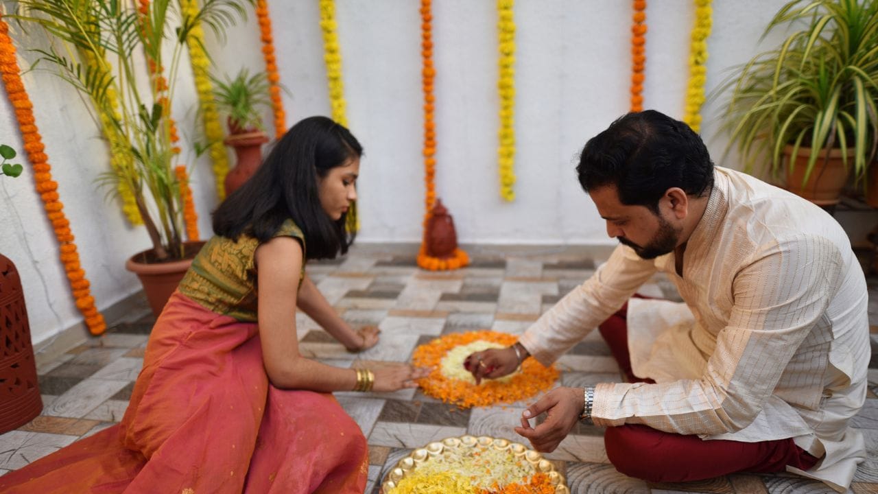 സാമൂതിരിയുടെ ഭരണകാലത്ത് തിരുനാവായിൽ അരങ്ങേറിയിരുന്ന ചരിത്രപ്രസിദ്ധമായ മാമാങ്കത്തിന് തുടക്കം കുറിച്ചിരുന്നത് പിള്ളേരോണ നാളിലായിരുന്നു എന്നും ചിലർ വിശ്വസിക്കുന്നു. കൈകളിൽ മഞ്ഞളും മൈലാഞ്ചിയും അരച്ചണിയുന്നതും ഊഞ്ഞാലിടുന്നതും, ഉണ്ണിയപ്പം ഉണ്ടാക്കുന്നതുമെല്ലാം പിള്ളേരോണത്തിന്റെ മനോഹരമായ ഓർമ്മകളാണ്. കുട്ടികൾ തൊടിയിൽ നിന്ന് പറിച്ചെടുക്കുന്ന പൂക്കൾ കൊണ്ടാണ് ഈ ദിവസം ചെറിയ പൂക്കളമിടുന്നത്.
