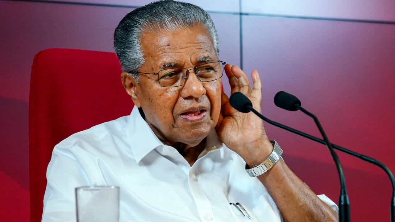 PM Shri Scheme:ഒപ്പിട്ടത് ശരിയായില്ല! പിഎംശ്രീയിൽ ഇടതു സർക്കാറിന് തെറ്റിയെന്ന് പിണറായി വിജയന്റെ മുൻ അഡീ. പ്രൈവറ്റ് സെക്രട്ടറി PM Shri Scheme:ഒപ്പിട്ടത് ശരിയായില്ല! പിഎംശ്രീയിൽ ഇടതു സർക്കാറിന് തെറ്റിയെന്ന് പിണറായി വിജയന്റെ മുൻ അഡീ. പ്രൈവറ്റ് സെക്രട്ടറി