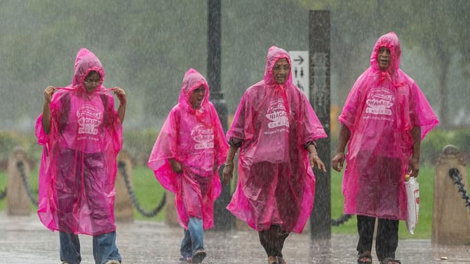 മഴക്കോൾ മായില്ല! വരും ദിവസവും മഴ ശക്തമാകും; കാലാവസ്ഥ മുന്നറിയിപ്പ