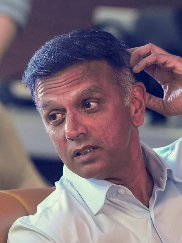 ഇംഗ്ലണ്ട് ക്രിക്കറ്റ് ടീമിനെ ദ്രാവിഡ് പരിശീലിപ്പിക്കുമോ?