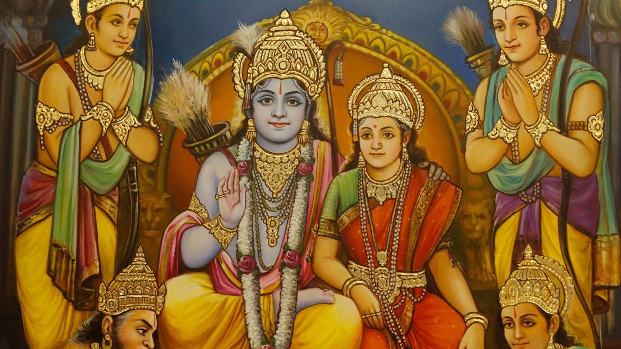 പഞ്ഞകർക്കടകം എന്നും അറിയപ്പെടുന്ന ഈ മാസം കഠിനമായ വറുതിയുടെയും പെയ്തൊഴിയാത്ത മഴയുടെയും ഓർമ്മകളാണ് മലയാളികൾക്ക് സമ്മാനിക്കുന്നത്. അതിനൊപ്പം തന്നെ ആശ്വാസമെന്നോണം ഈ രാമായണ പാരായണവും കടന്നുവരുന്നു.