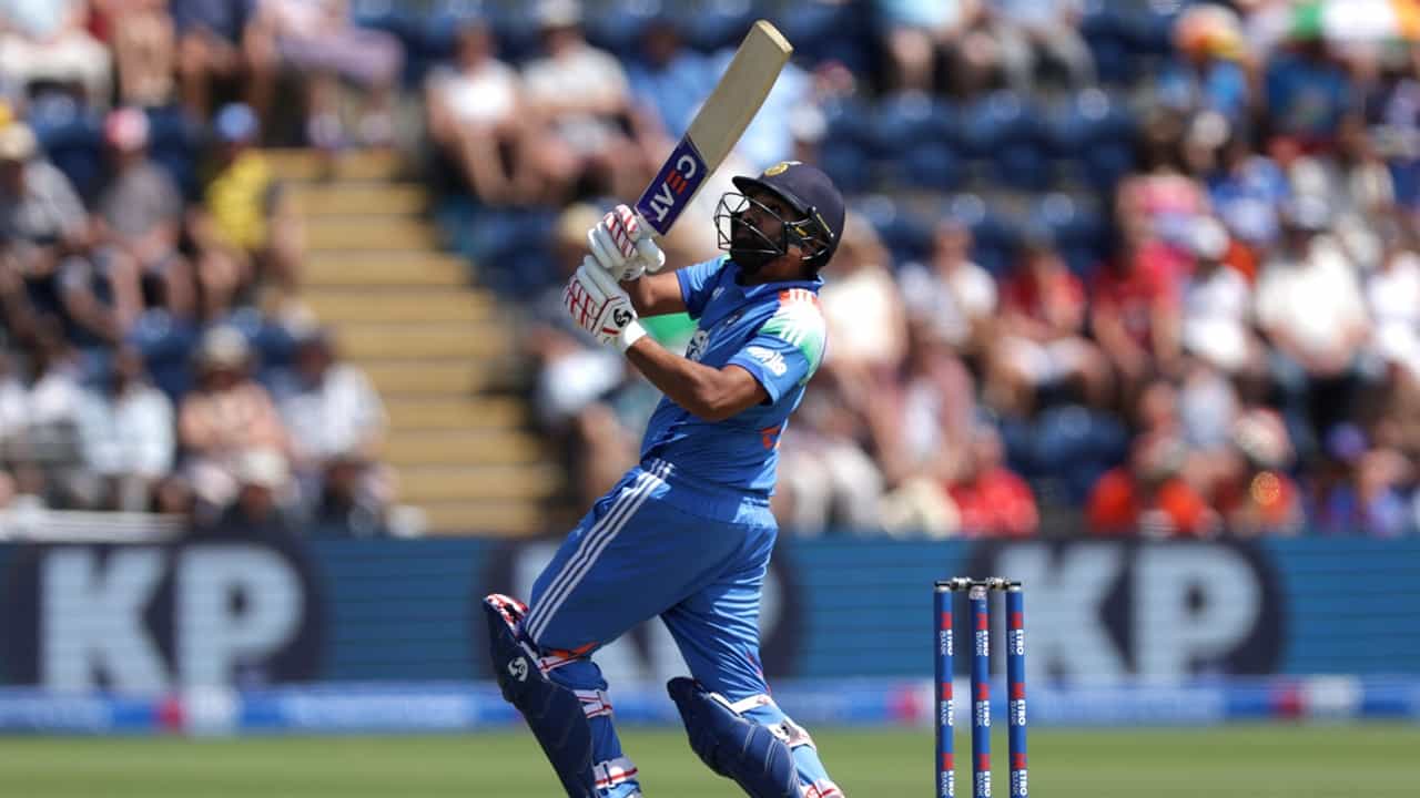 Rohit Sharma: നീലക്കുപ്പായത്തിൽ ‘ഹിറ്റ്മാൻ’ ഇനിയില്ല? രോഹിത് ശർമ്മയോട് ‘ബൈ പറയാന് ബിസിസിഐ Rohit Sharma: നീലക്കുപ്പായത്തിൽ ‘ഹിറ്റ്മാൻ’ ഇനിയില്ല? രോഹിത് ശർമ്മയോട് ‘ബൈ പറയാന് ബിസിസിഐ