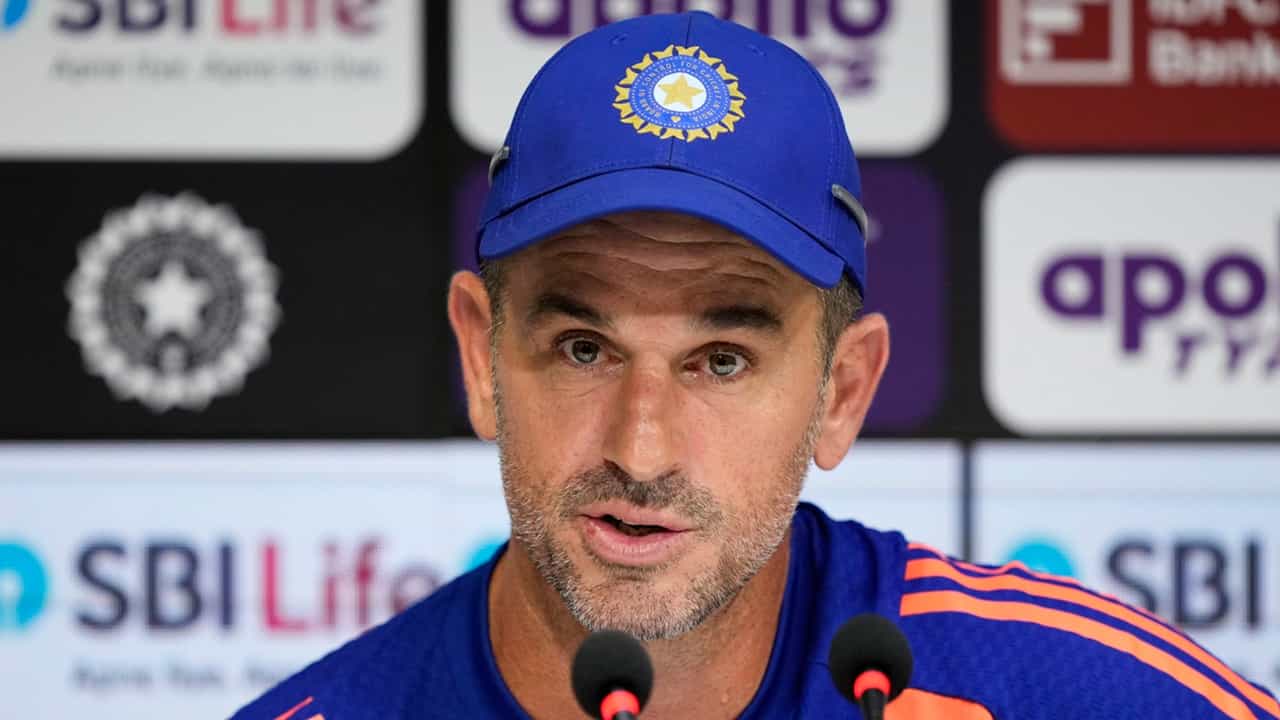 റയാൻ ടെൻ ഡോഷേറ്റ് ഇന്ത്യൻ അസിസ്റ്റന്റ് കോച്ച് സ്ഥാനമൊഴിഞ്ഞു? വീണ്ടും കെകെആറിലേക്ക്?