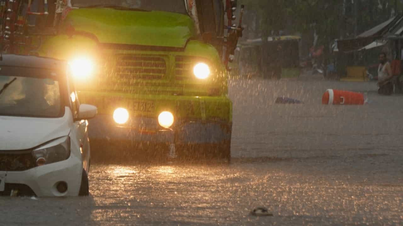 Kerala Rain Update: അതിതീവ്ര ന്യൂനമര്‍ദ്ദം! 10 ജില്ലകളില്‍ യെല്ലോ അലര്‍ട്ട്; സംസ്ഥാനത്ത് അതിശക്തമായ മഴയ്ക്ക് സാധ്യത