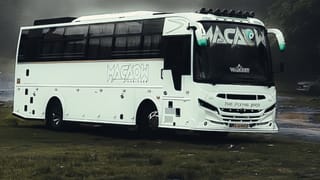 Tourist Bus :  വെള്ളയ്ക്ക് വിട, കളറാകാൻ ടൂറിസ്റ്റ് ബസ്സുകൾ… ആഘോഷം തുടങ്ങി വണ്ടിഭ്രാന്തന്മാർ