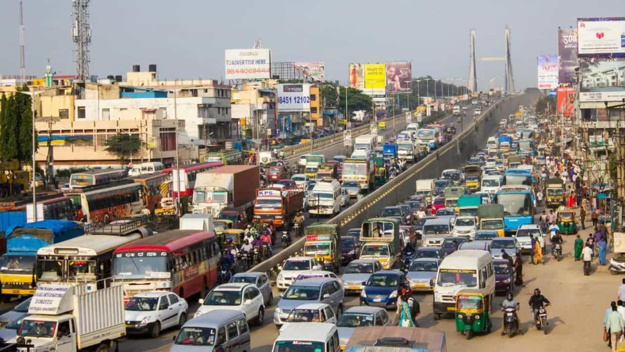 Bengaluru Travel: ഓണം മിസ്സാകില്ലാ, ബെംഗളൂരുവില് നിന്ന് നാട്ടിലേക്ക് വരാനിതാ വഴികള്; വെറും 3 മണിക്കൂറില് വരാലോ! Bengaluru Travel: ഓണം മിസ്സാകില്ലാ, ബെംഗളൂരുവില് നിന്ന് നാട്ടിലേക്ക് വരാനിതാ വഴികള്; വെറും 3 മണിക്കൂറില് വരാലോ!