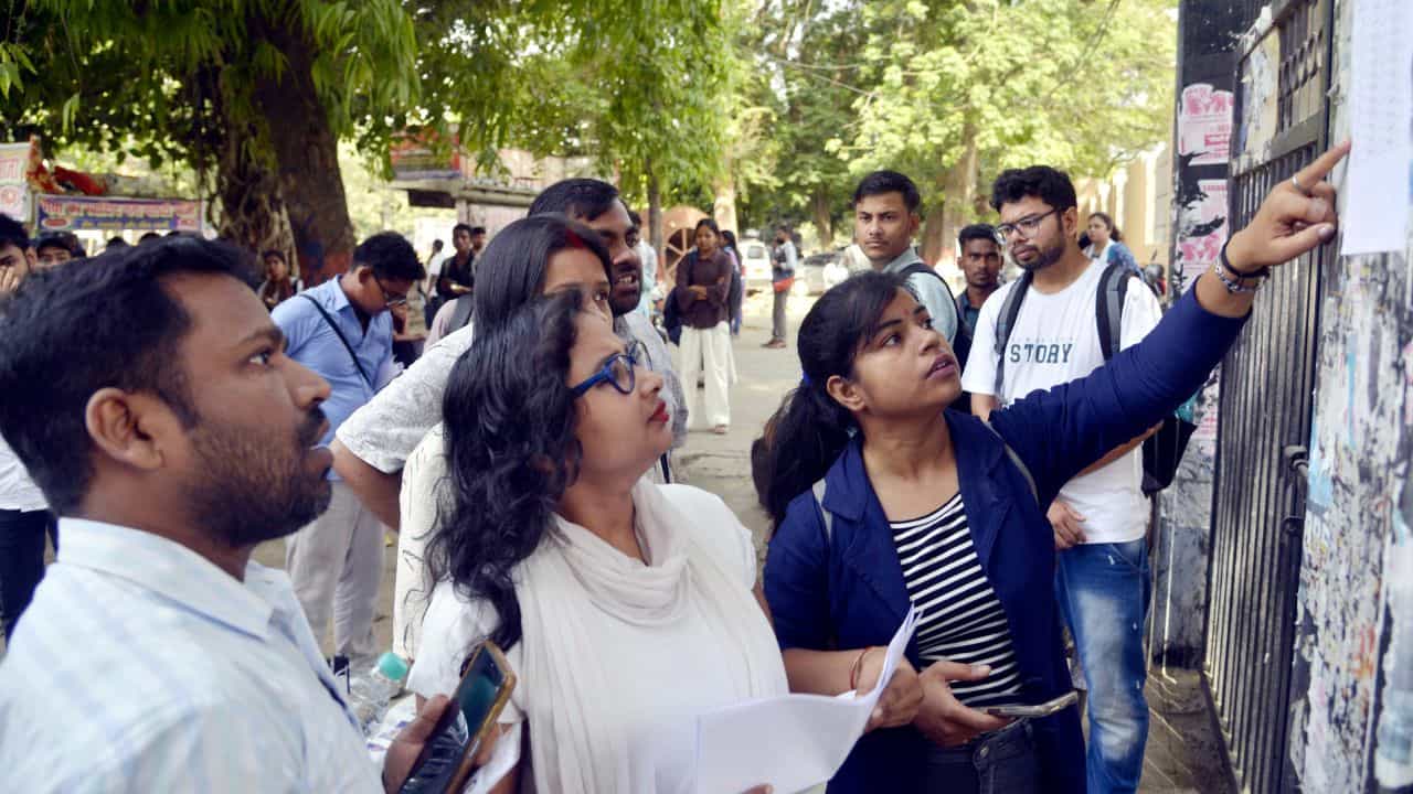 UPSC Assistant Professor Posts: കേന്ദ്ര സർവീസിൽ അധ്യാപകനാകാം! യുപിഎസ്സി അപേക്ഷ ക്ഷണിച്ചു; കൂടുതലറിയാം UPSC Assistant Professor Posts: കേന്ദ്ര സർവീസിൽ അധ്യാപകനാകാം! യുപിഎസ്സി അപേക്ഷ ക്ഷണിച്ചു; കൂടുതലറിയാം