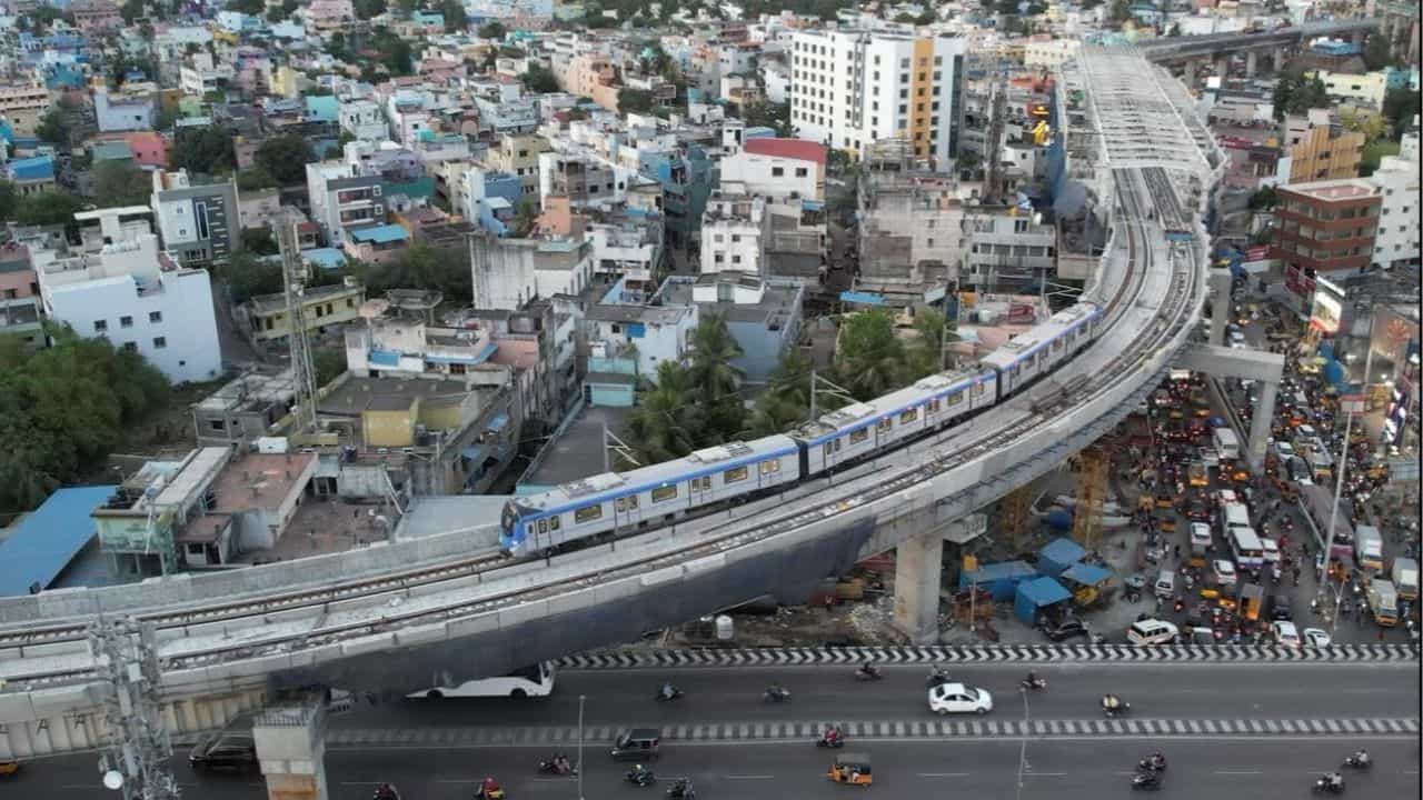 Chennai Metro: യാത്രാസമയം പകുതിയാകും! മെട്രോ ഫേസ് 2 ടണൽ പണികൾ അടുത്ത ഘട്ടത്തിലേക്ക് Chennai Metro: യാത്രാസമയം പകുതിയാകും! മെട്രോ ഫേസ് 2 ടണൽ പണികൾ അടുത്ത ഘട്ടത്തിലേക്ക്