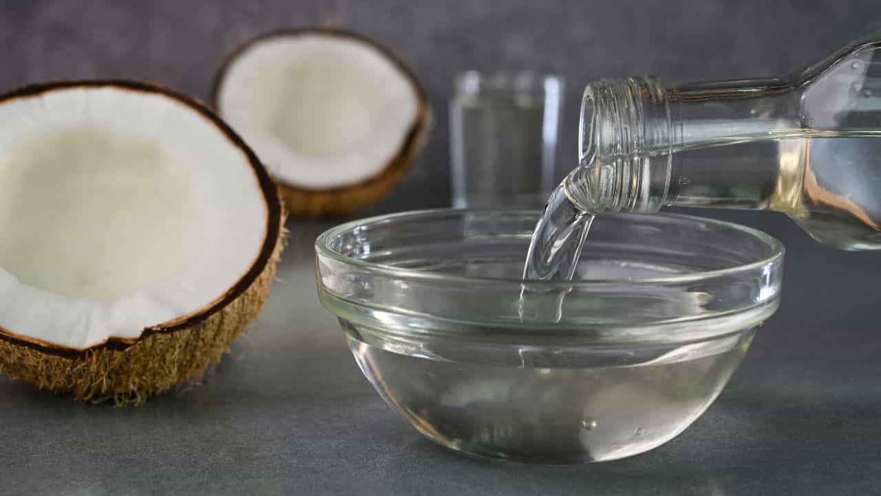 Coconut Oil Price: കിലോയ്ക്ക് 500 കടന്ന വെളിച്ചെണ്ണ, ഈ ഓണത്തിനും റെക്കോർഡ് വിലയോ? Coconut Oil Price: കിലോയ്ക്ക് 500 കടന്ന വെളിച്ചെണ്ണ, ഈ ഓണത്തിനും റെക്കോർഡ് വിലയോ?