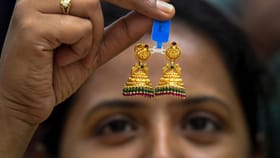 സ്വർണം വാങ്ങിക്കുന്നില്ലേ? വിലയിൽ വൻ ഇടിവ്