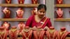 ഈയാഴ്ചയെങ്കിലും സ്വർണം വാങ്ങാൻ പറ്റുമോ? വില താഴാൻ സാധ്യതകൾ ഇങ്ങനെ...
