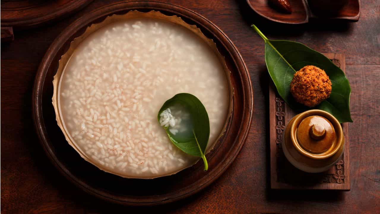 Karkadaka Kanji: കർക്കടക കഞ്ഞി എപ്പോള്, എങ്ങനെ കഴിക്കണം? റെസിപ്പി ഇതാ Karkadaka Kanji: കർക്കടക കഞ്ഞി എപ്പോള്, എങ്ങനെ കഴിക്കണം? റെസിപ്പി ഇതാ