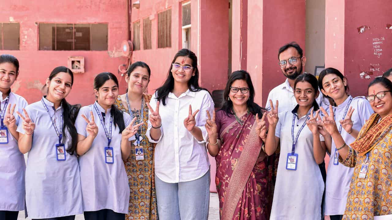 Kerala Plus One Admissions 2026: കേരളത്തിൽ പ്ലസ് വൺ ക്ലാസുകൾ എന്ന് മുതൽ? വിദ്യാർത്ഥികൾ അറിയേണ്ടതെല്ലാം Kerala Plus One Admissions 2026: കേരളത്തിൽ പ്ലസ് വൺ ക്ലാസുകൾ എന്ന് മുതൽ? വിദ്യാർത്ഥികൾ അറിയേണ്ടതെല്ലാം