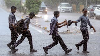 Kerala Weather Update: മഴ കനക്കും, ശ്രദ്ധിക്കേണ്ടത് 7 ജില്ലക്കാർ, ഇന്നത്തെ കാലാവസ്ഥ