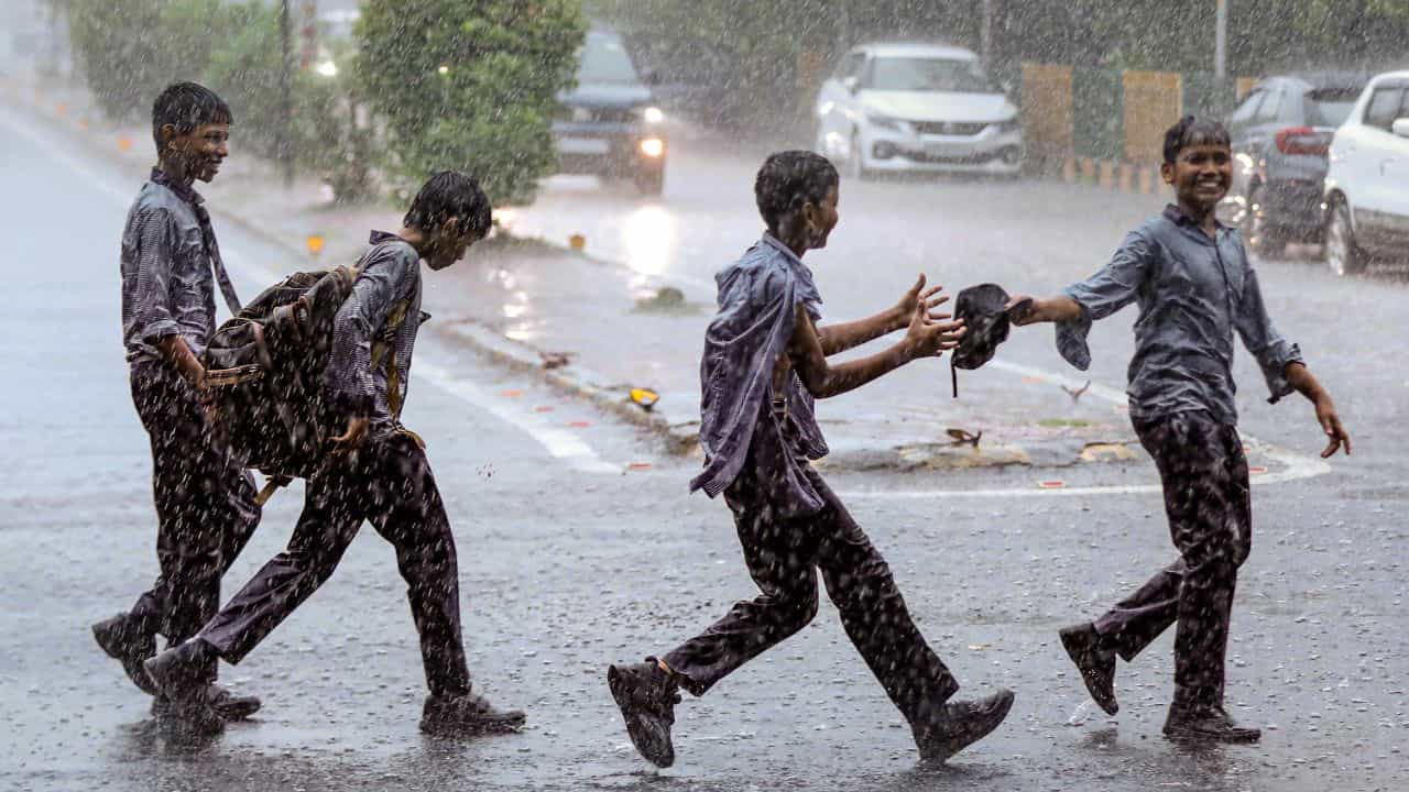 Kerala Weather Update: മഴ കനക്കും, ശ്രദ്ധിക്കേണ്ടത് 7 ജില്ലക്കാർ, ഇന്നത്തെ കാലാവസ്ഥ